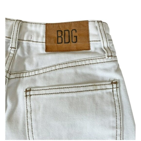Urban Outfitters BDG High-Rise Mom Jeans in Ecru Distressed Women's Sz 26 - Picture 11 of 12